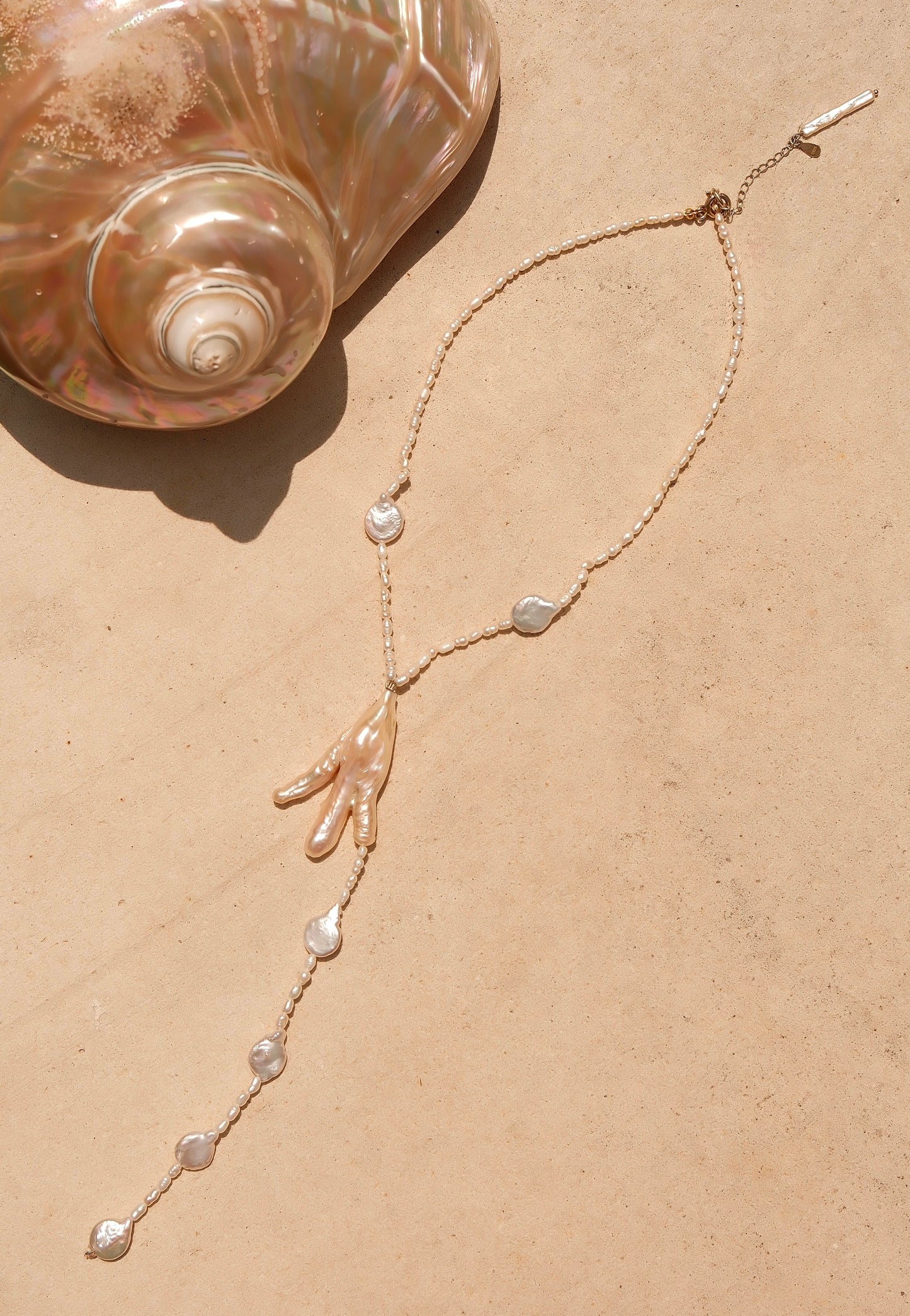 Yséa L necklace